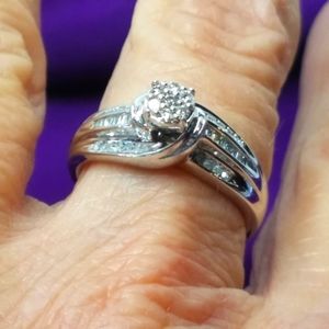 Diamond Baguette and Brillant Round Ring